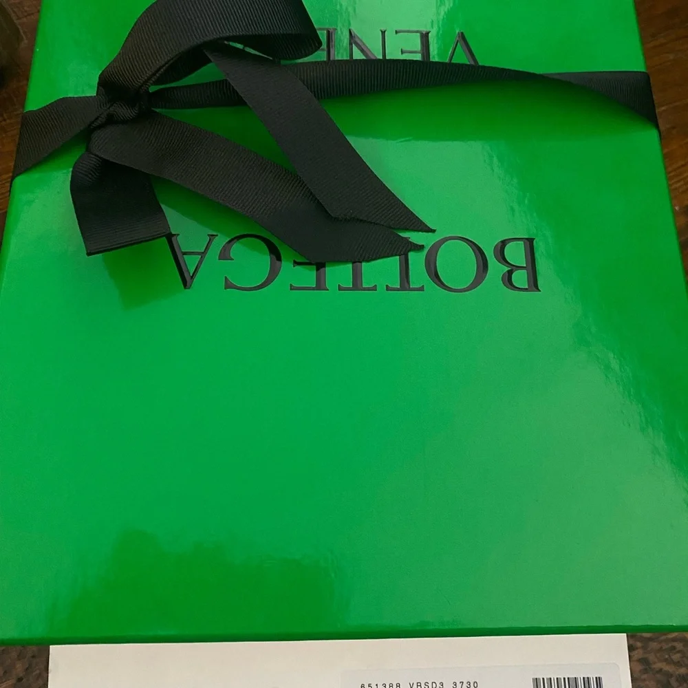 Bottega Veneta
Stretch Square-Toe Ankle-Strap Mesh Pumps - Picture 3 of 6